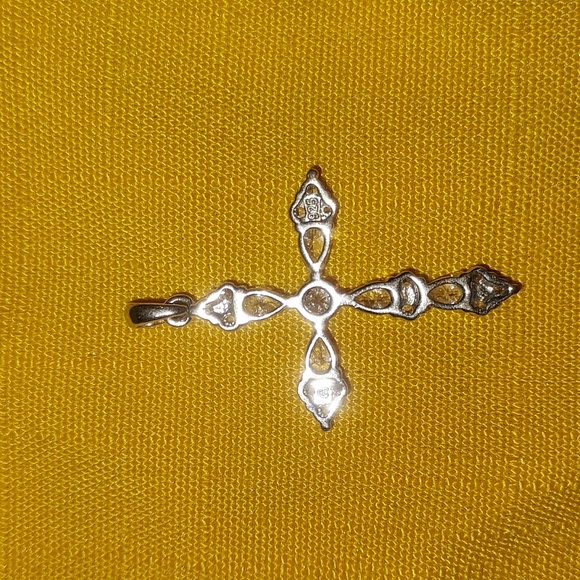925 Cross Pendant - Picture 4 of 7